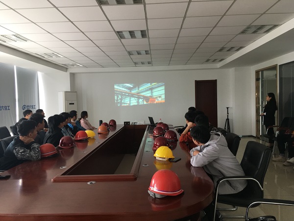 城建學院遠大班師生赴六安遠大裝配式構件工廠 探索產業前沿與產學融合深度路徑